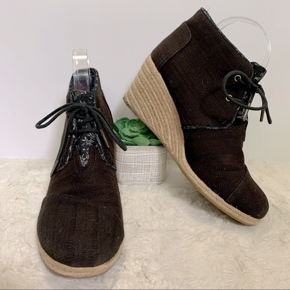 Toms espadrille wedge black lace up booties